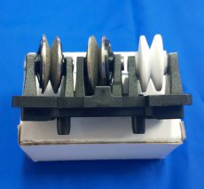 画像2: ≪三段階研ぎ≫　簡易包丁研ぎ器用 替え刃　1個入@1,280円-　取り外し簡単！ダイヤモンド石とセラミックの3段階、方向を気にせず研げるのでどなたでも切れ味抜群！！ (2)